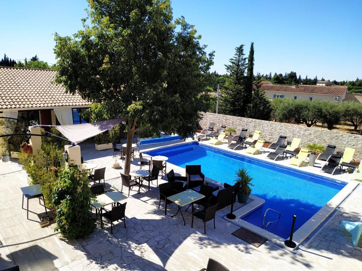 Hotel Le Mas Des Amandiers Graveson Exterior photo